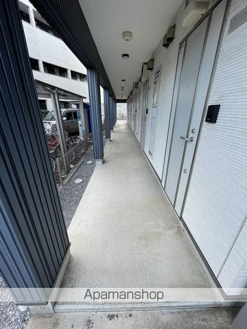 プリズム7番館の玄関写真