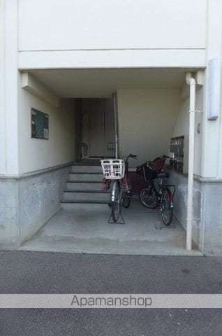 コーポ志字の玄関写真