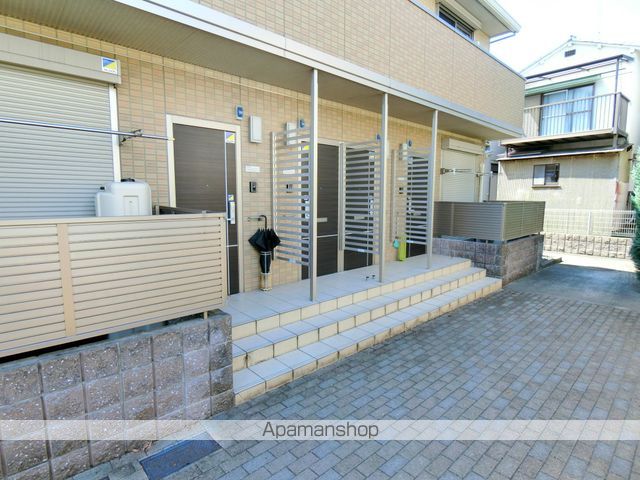 ラ・プリマベーラ A棟の玄関写真
