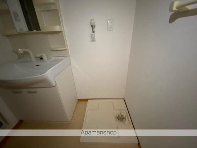 フォブール工学部前の内装写真