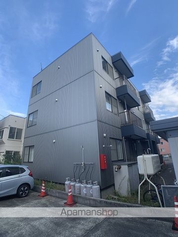 リラコート八軒の外観写真