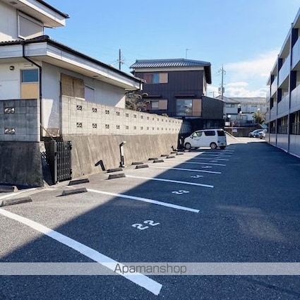 ジョイフル瀬田[1K/25.8m2]の駐車場1