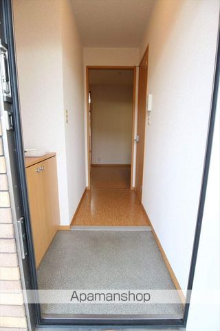プールトゥジュールIIの内装写真