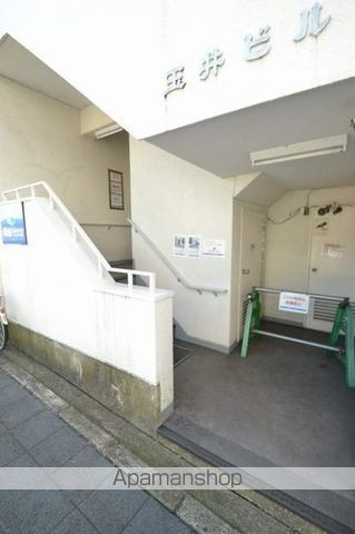 玉井ビルの玄関写真