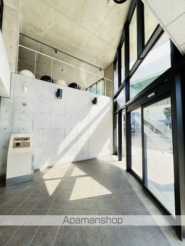 スクエア名駅南の玄関写真
