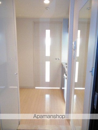 東京都新宿区西新宿５丁目[1K/22.47m2]の玄関