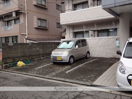 ジョイフル第１小坂[1K/24.94m2]の駐車場2