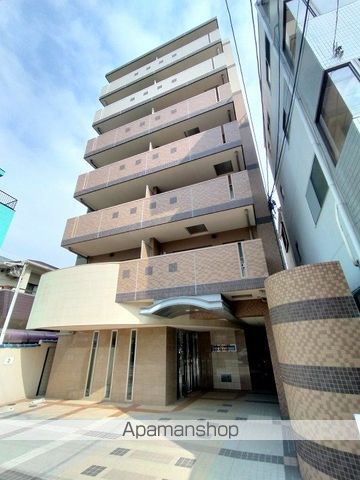 BeeHive吹田駅前の外観写真