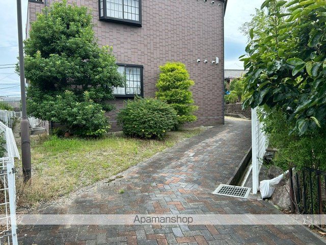 松本台イーストの玄関写真