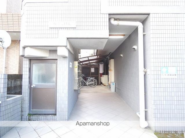 K1ビルの玄関写真