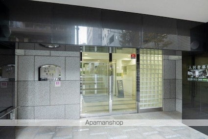 東京都千代田区神田錦町３丁目[1K/22.41m2]のエントランス1