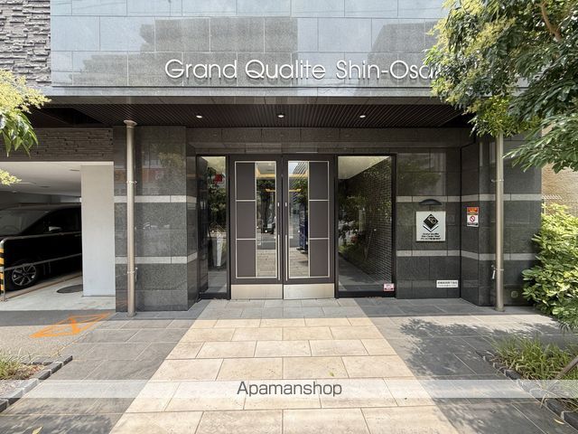 グランカリテ新大阪WESTの玄関写真