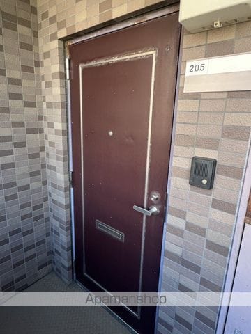 ヴェルサーリオ瀬川の玄関写真
