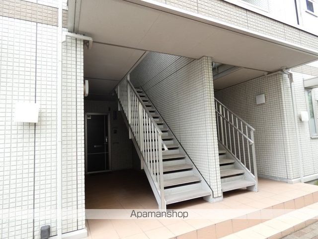 リバーパーク新天町の玄関写真