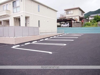 キャトルセゾン[1LDK/45.14m2]の駐車場2