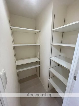 芝ウエスト[1LDK/54.05m2]の収納