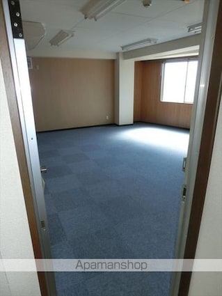 和歌山県和歌山市西旅籠町[事務所/37.18m2]の内装3