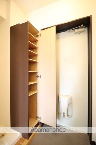 スリーサンズの内装写真