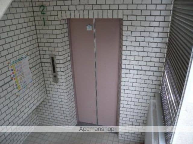 中浦ビルの玄関写真