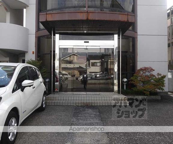 クオリエ桂川東の玄関写真