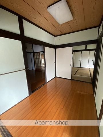 呉市 1階建 築57年の内装写真