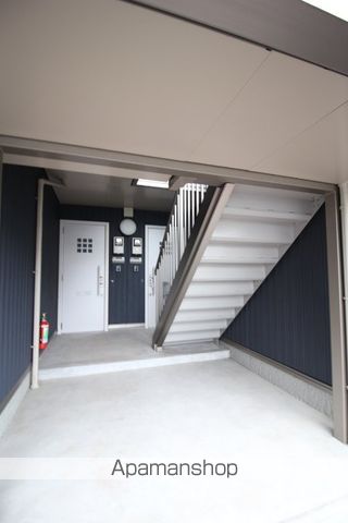 セパージュ古都の玄関写真