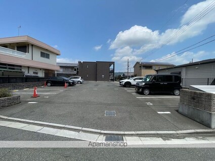 レオネクスト中之島[1K/31.21m2]の駐車場2