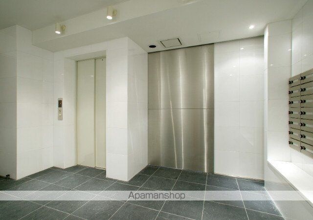 カスタリア新宿夏目坂[2LDK/62.7m2]の共用部2