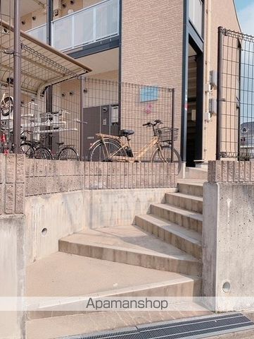 レオパレスパッシィオーネの玄関写真