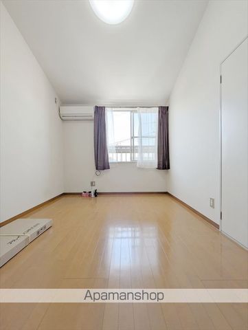 ヴィラ鶴新田 弐番館の内装写真