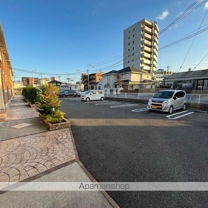 リクソーレⅤ　Ｂ[1LDK/37.76m2]の駐車場3