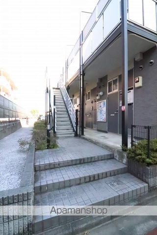 レオパレスベルガモットの玄関写真