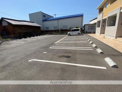 ルーベル太田Ａ[1LDK/48.65m2]の駐車場