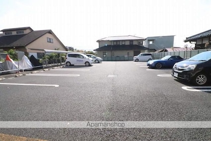 ヴァン　ヴェール[1K/29.38m2]の駐車場2