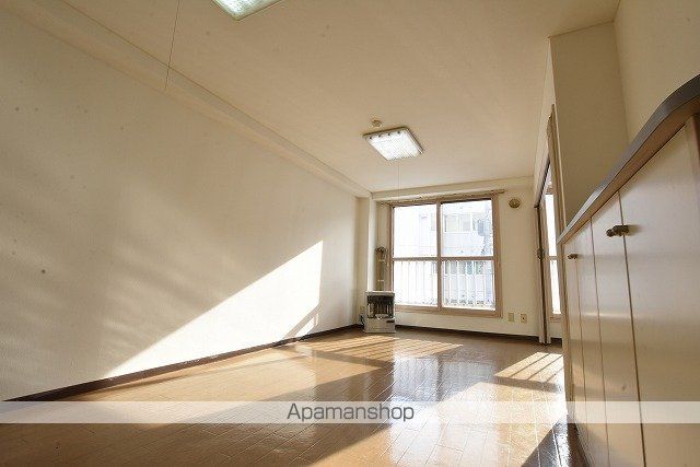 インターナショナルビルの内装写真