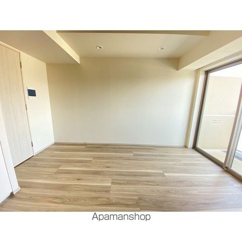 コンフォリア・リヴ千住の内装写真