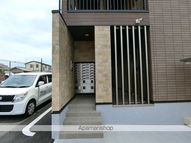 ヒカルサ京田辺大住の玄関写真