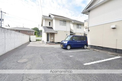 岡山県岡山市北区津島西坂１丁目[3LDK/78.24m2]の駐車場