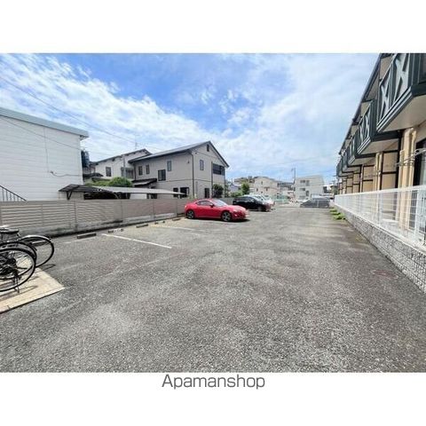 グランドール佐久間[1K/21m2]の駐車場
