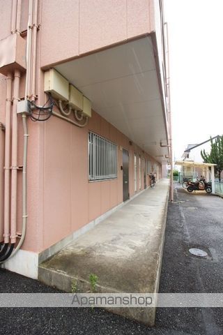 ニューマリッチかわぐちAの玄関写真