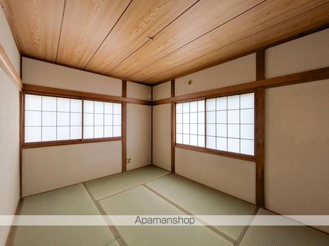 小田急電鉄小田原線 柿生駅 徒歩12分 2階建 築38年の内装写真