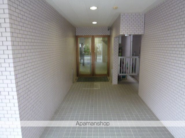 長井マンションの玄関写真