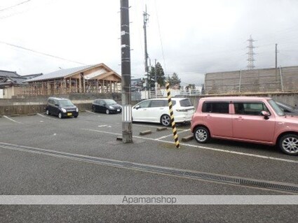 サンセリテ[1K/28m2]の駐車場1