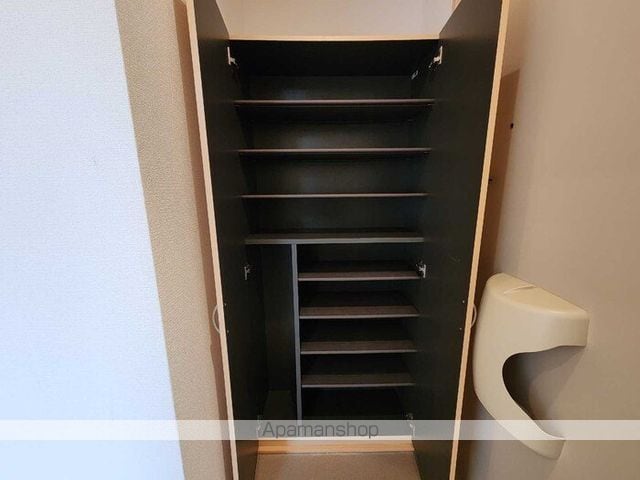 リビングタウン高岡 A棟の内装写真
