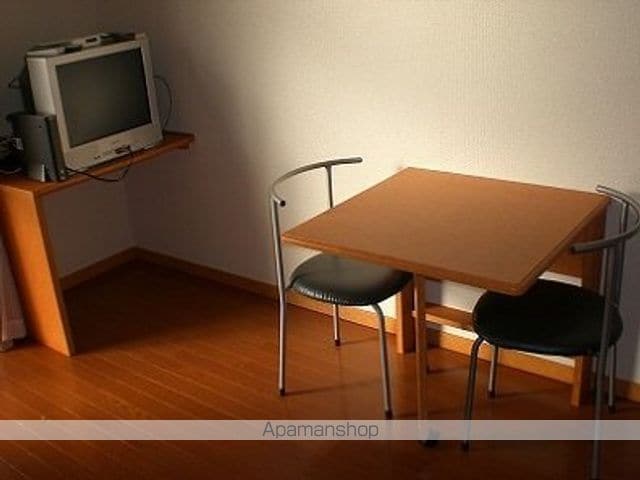 レオパレス下連雀の内装写真
