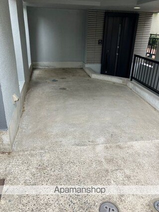 大久保戸建[4LDK/104.49m2]の駐車場