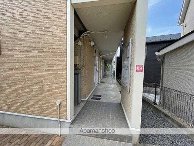 レオパレスKOMUGIの玄関写真