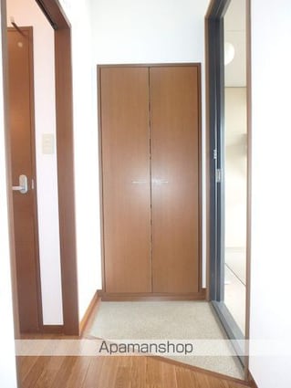 ラフィーネＮａｋａｚａｗａ　Ａ棟[3DK/56.09m2]の玄関