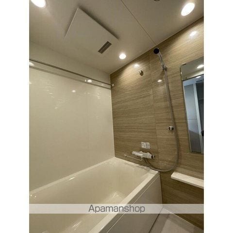 コンフォリア・リヴ本町WEST Qの内装写真