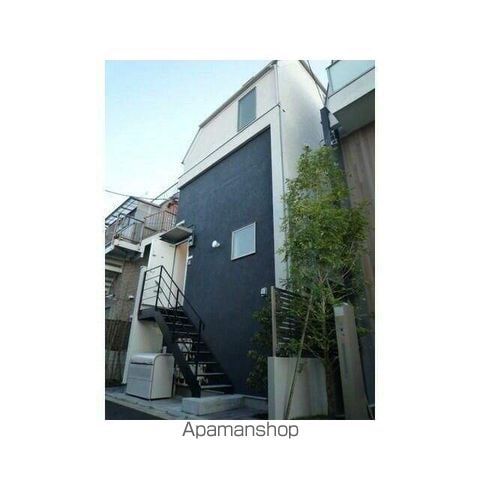 グランエッグス三軒茶屋の玄関写真